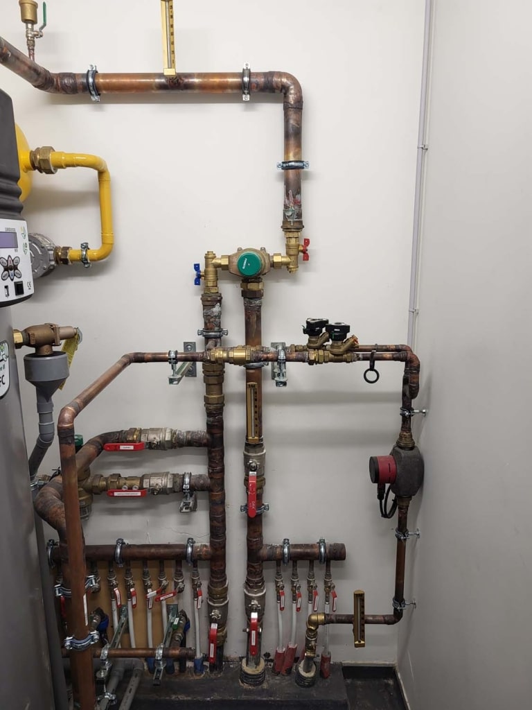 Installation réseaux sanitaires par Ouvrard, expert en plomberie industrielle en Vendée