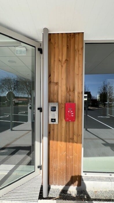 installation courant faible Vendée contrôle d’accès et interphonie