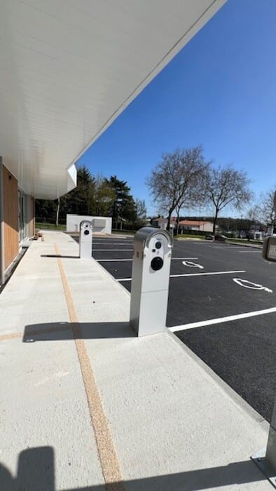 Installateur borne de recharge Vendée adaptée à vos besoins