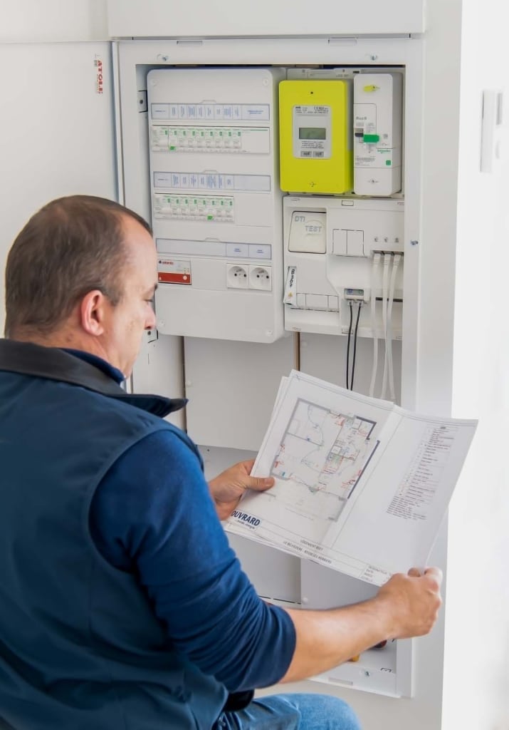 Pose de tableau électrique par Ouvrard, électricien Les Herbiers