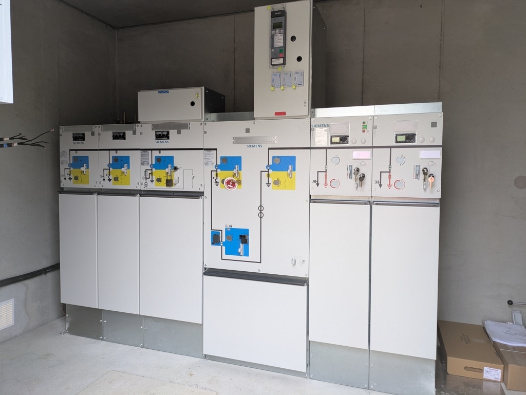 mise en place installation haute tension sur site professionnel Ouvrard