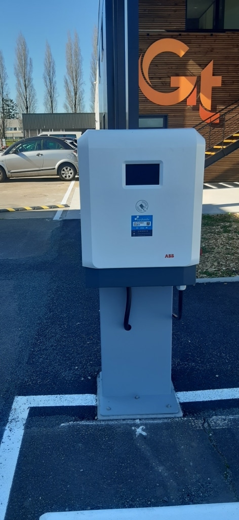 Ouvrard, installateur borne de recharge Vendée pour votre entreprise