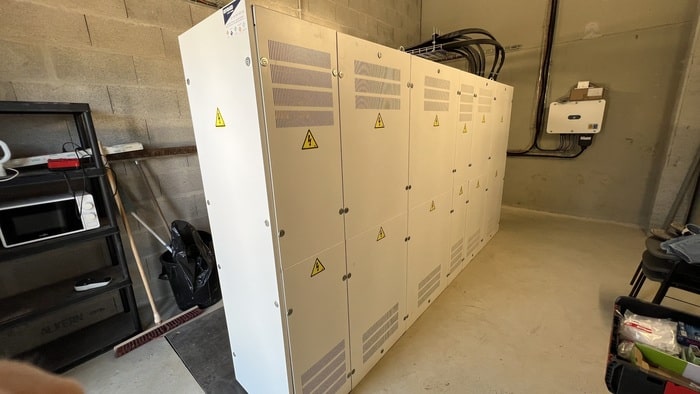 contrôle et maintenance haute tension sur équipement TGBT Ouvrard