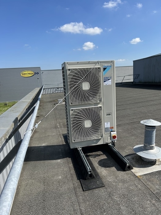 Système VRV et climatisation bâtiment industriel​