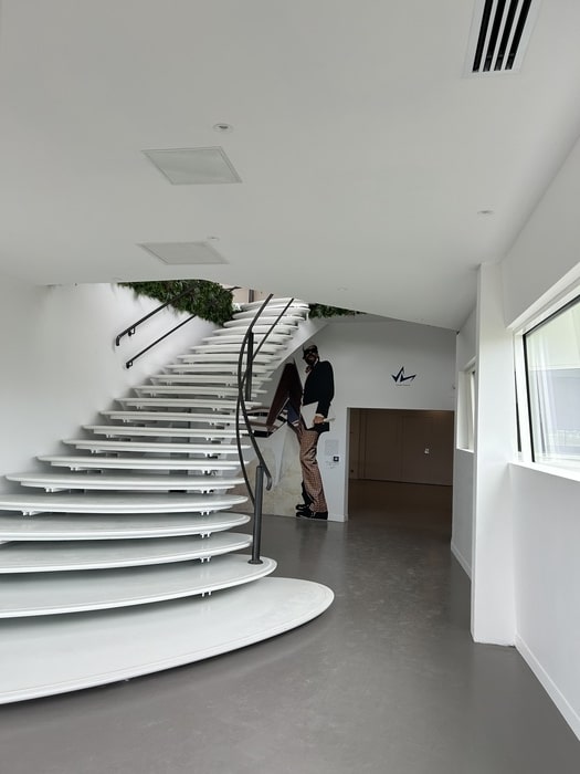 réseau de climatisation industrielle dans locaux professionnels