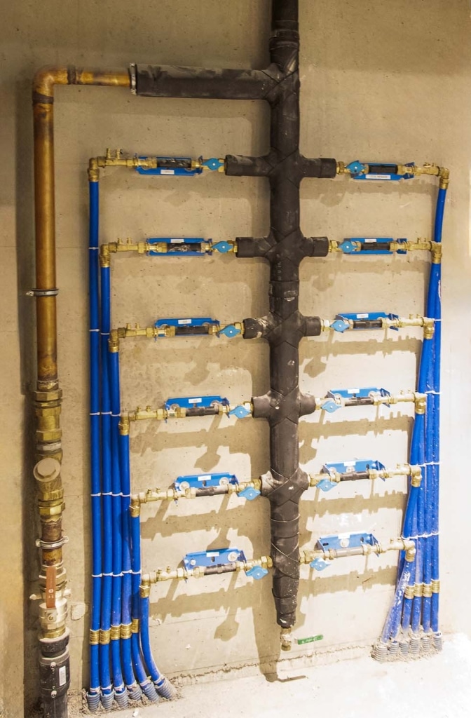 Pose colonne montante par Ouvrard, expert en plomberie industrielle en Vendée