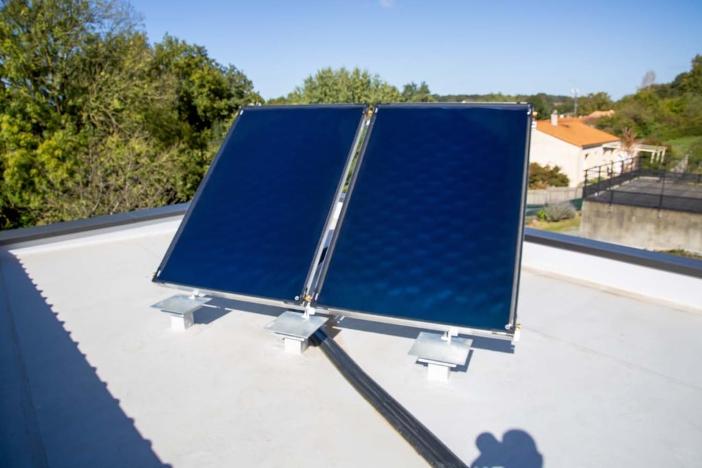 Panneaux solaires Les Herbiers pour chauffe-eau solaire