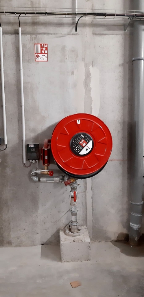 Protection incendie RIA posée par Ouvrard entreprise de tuyauterie industrielle