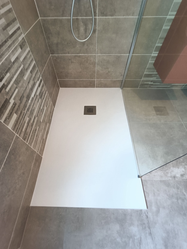 Pose receveur douche par Ouvrard Plombier Vendée
