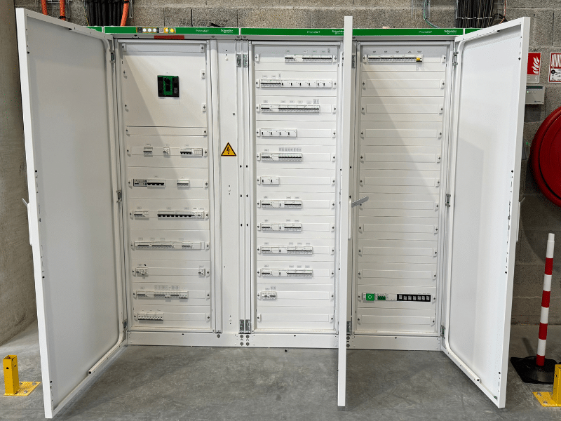 installation courant fort Vendée dans un bâtiment industriel réalisée par Ouvrard