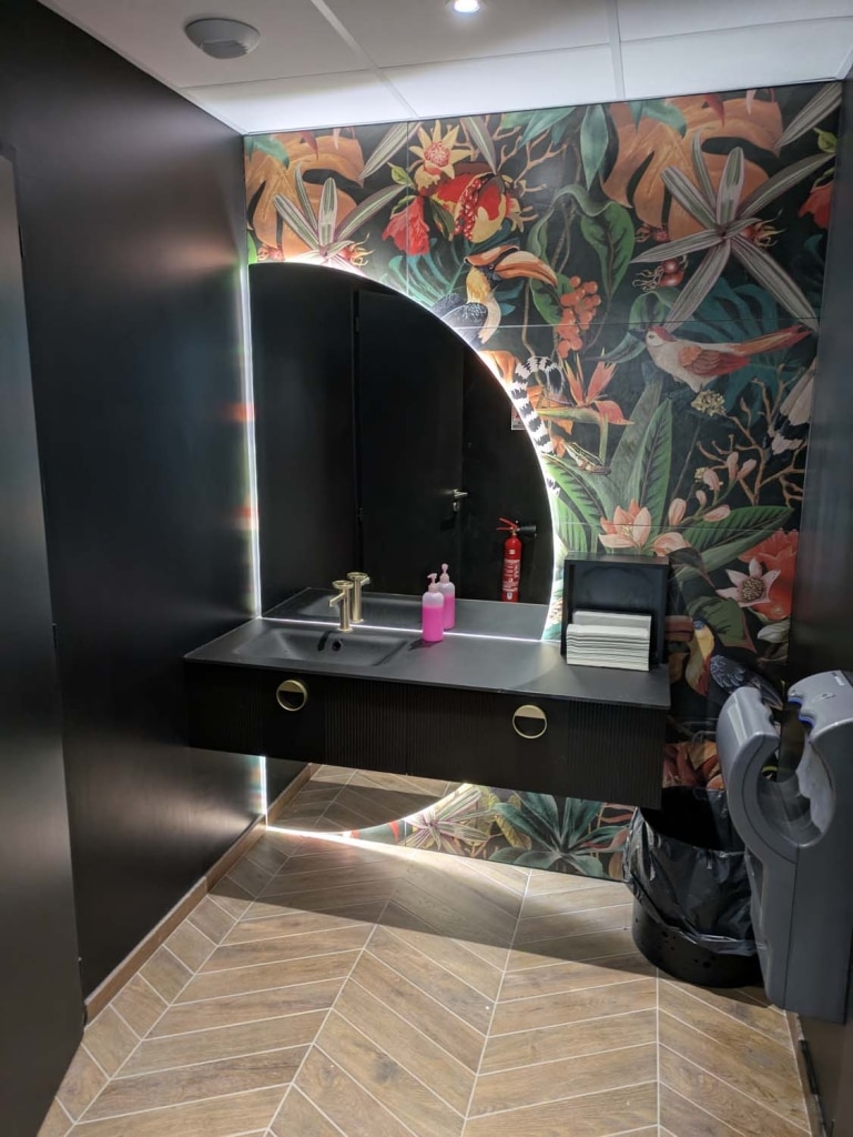 Pose de vasques par Ouvrard, expert en plomberie industrielle en Vendée