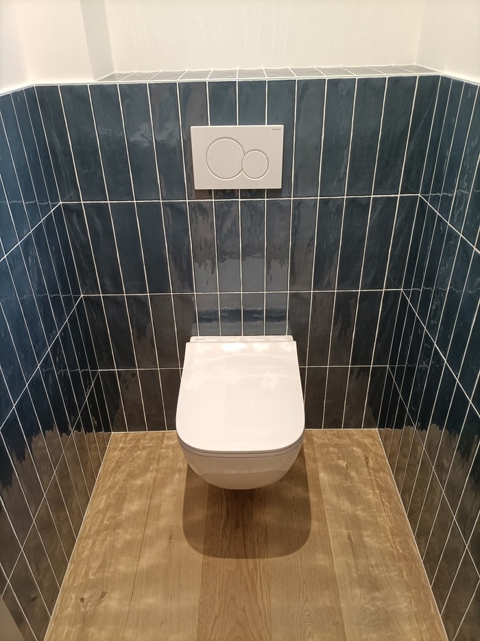 Pose WC par Ouvrard expert en plomberie Les Herbiers