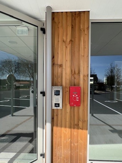 installation courant faible Vendée contrôle d’accès et interphonie
